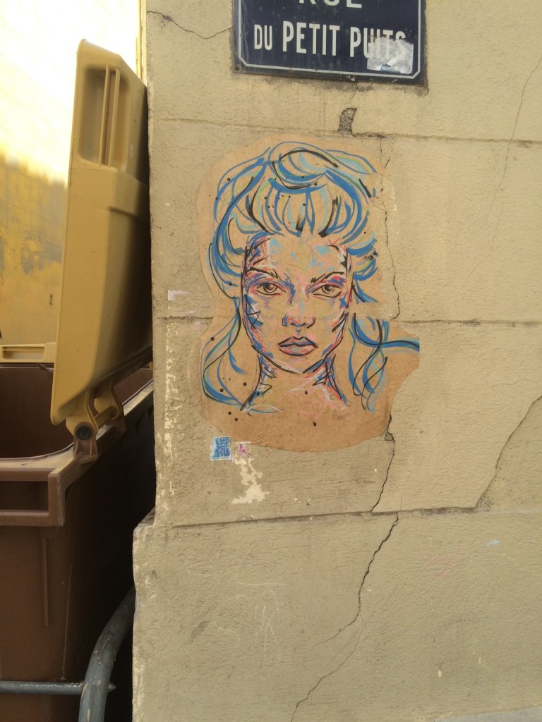 woman head graffiti marseille